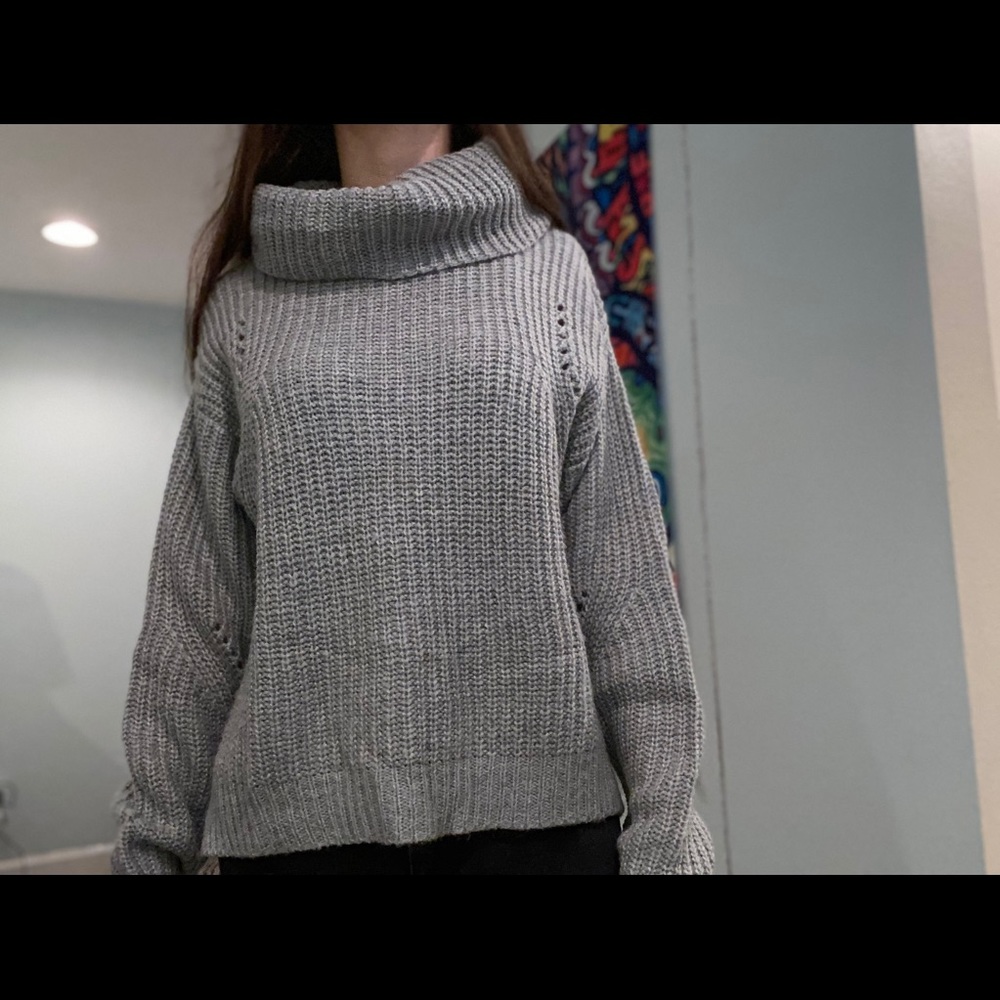 Light grey sweater